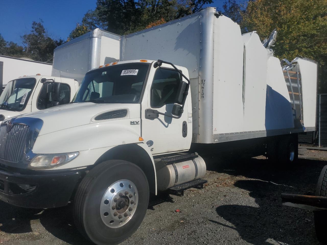 International Mv607 Image 2