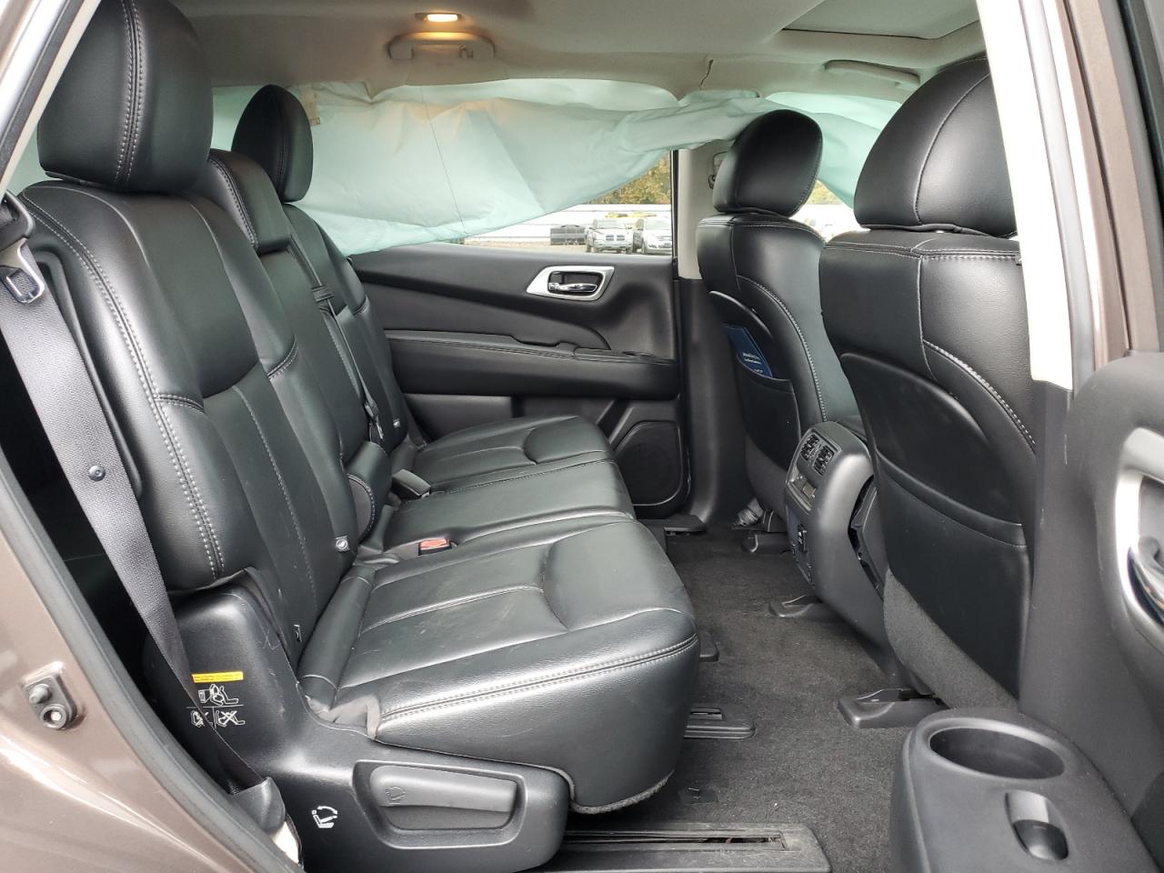 Nissan Pathfinder S Image 5