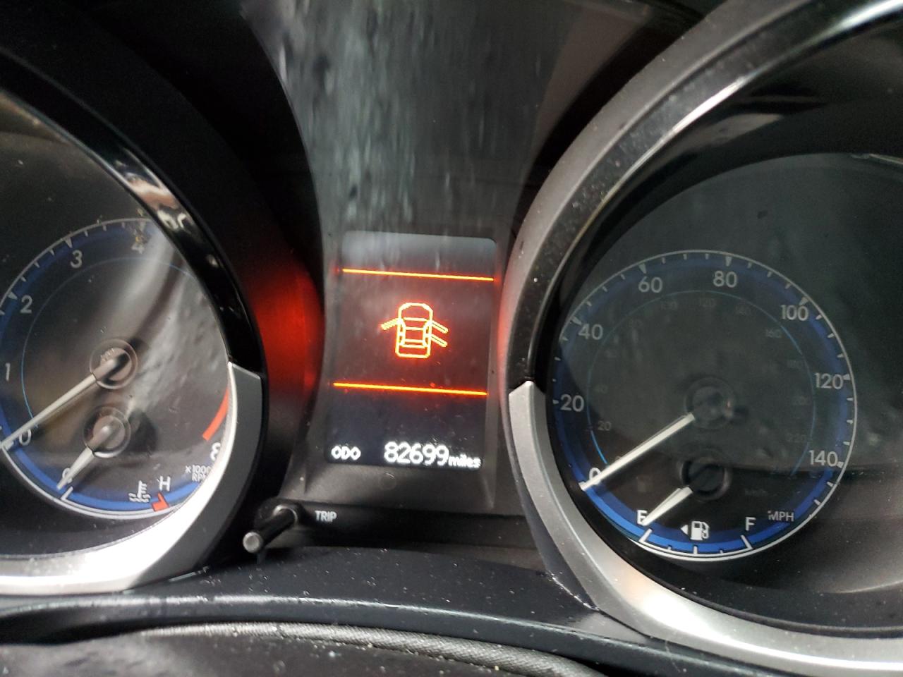 Toyota Corolla L Image 8