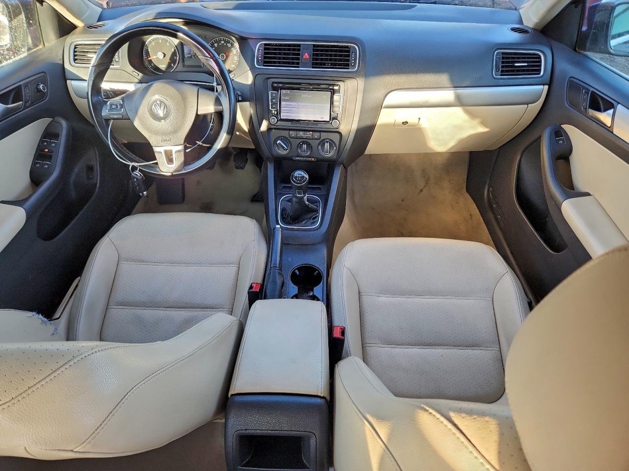 Volkswagen Jetta Se Image 9