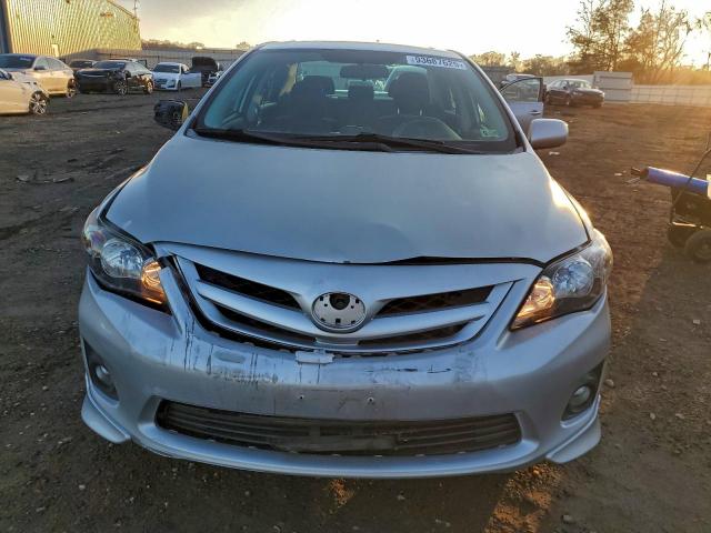 Toyota Corolla Base Image 5