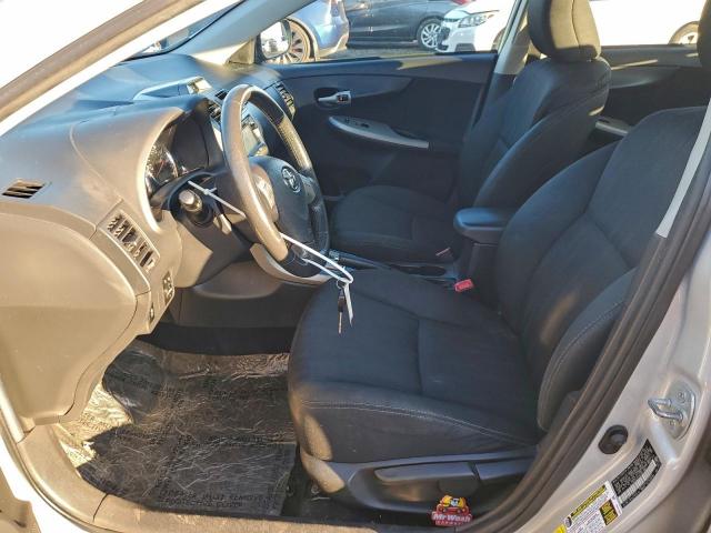 Toyota Corolla Base Image 8