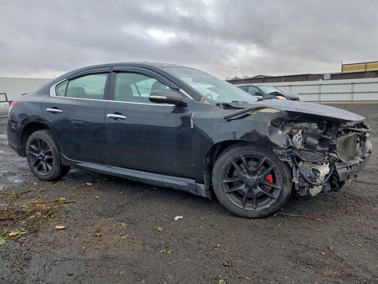 Nissan Maxima S Image 3