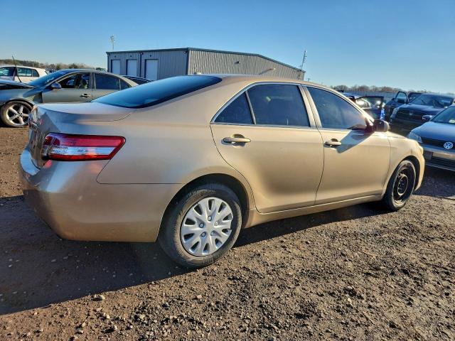 Toyota Camry Base Image 5