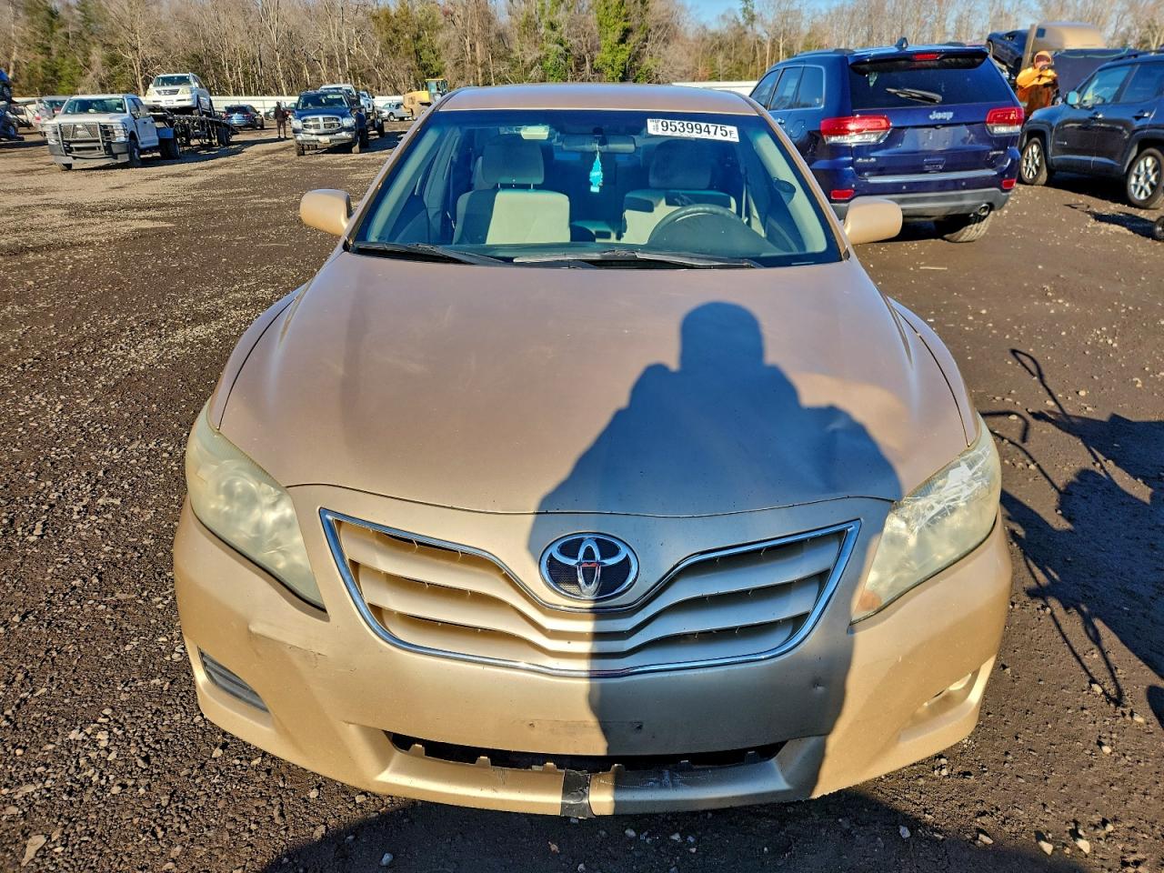 Toyota Camry Base Image 6