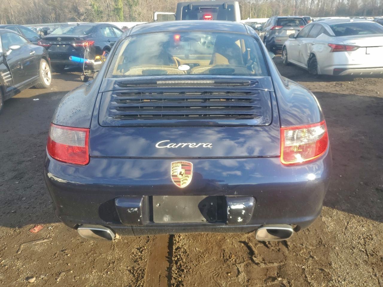 Porsche 911 Carrera Image 8
