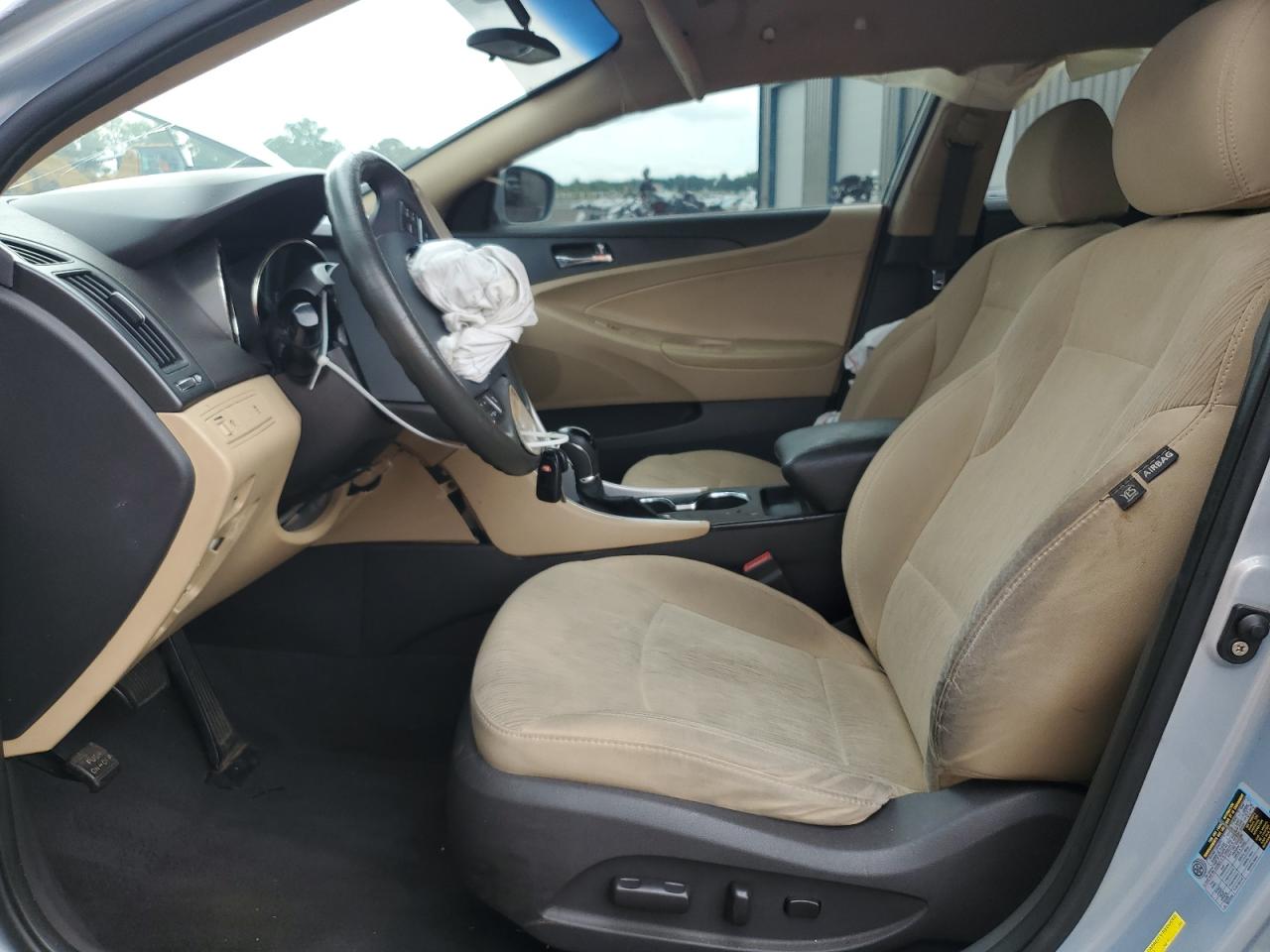 Hyundai SONATA Gls Image 4