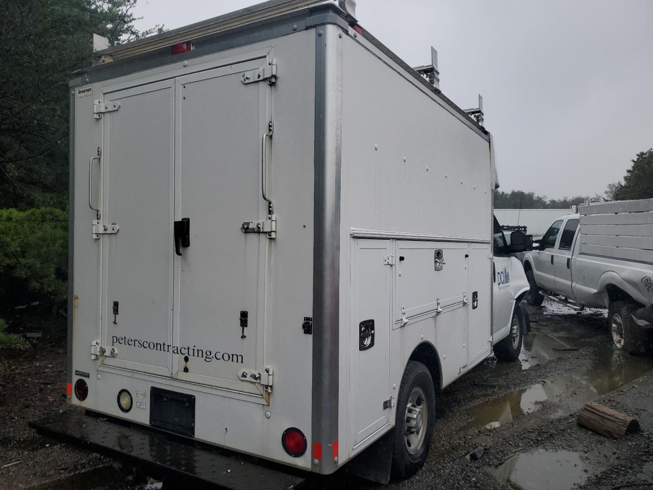 Chevrolet Express Image 6