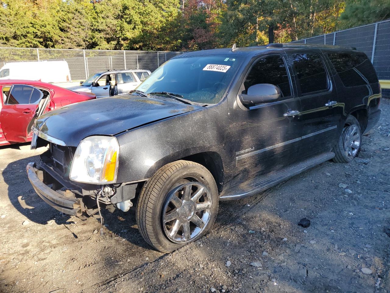 GMC Yukon Denali Image 1