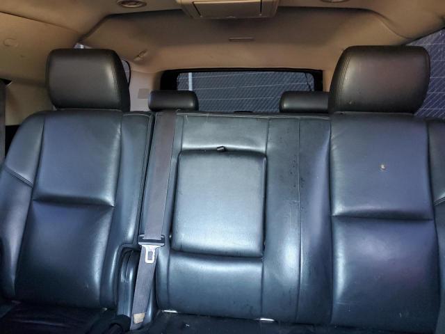 GMC Yukon Denali Image 6