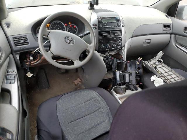 Toyota Sienna Ce Image 10