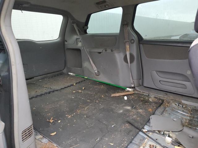 Toyota Sienna Ce Image 8