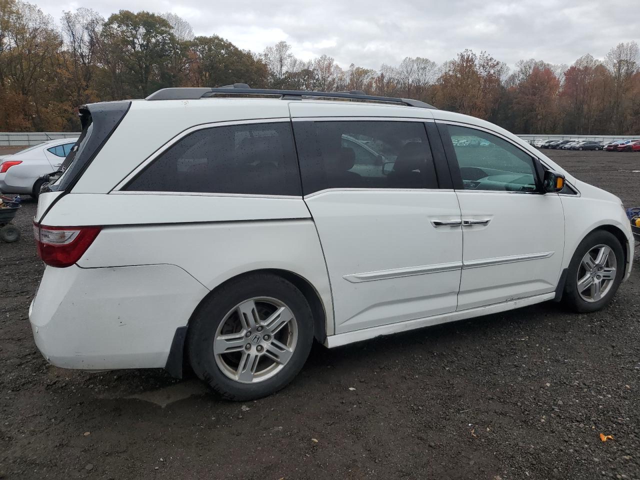 Honda Odyssey Touring Image 9