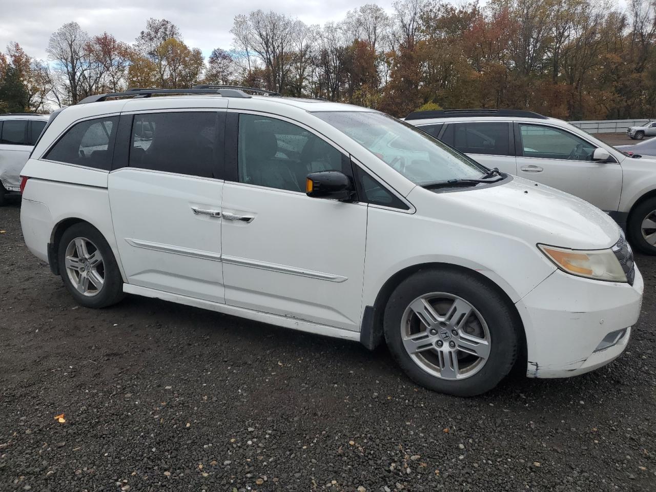Honda Odyssey Touring Image 2
