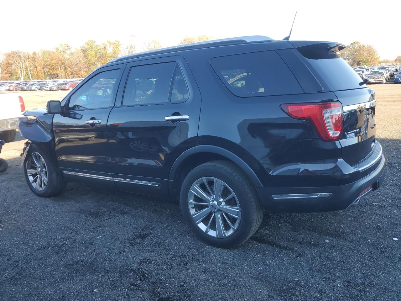 Ford Explorer Limited Image 11