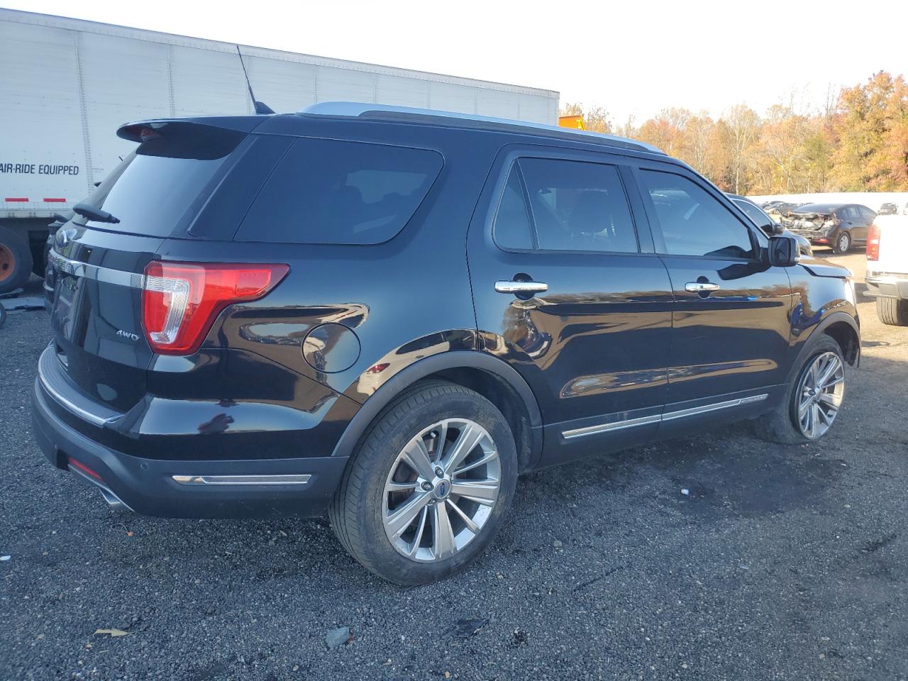 Ford Explorer Limited Image 13