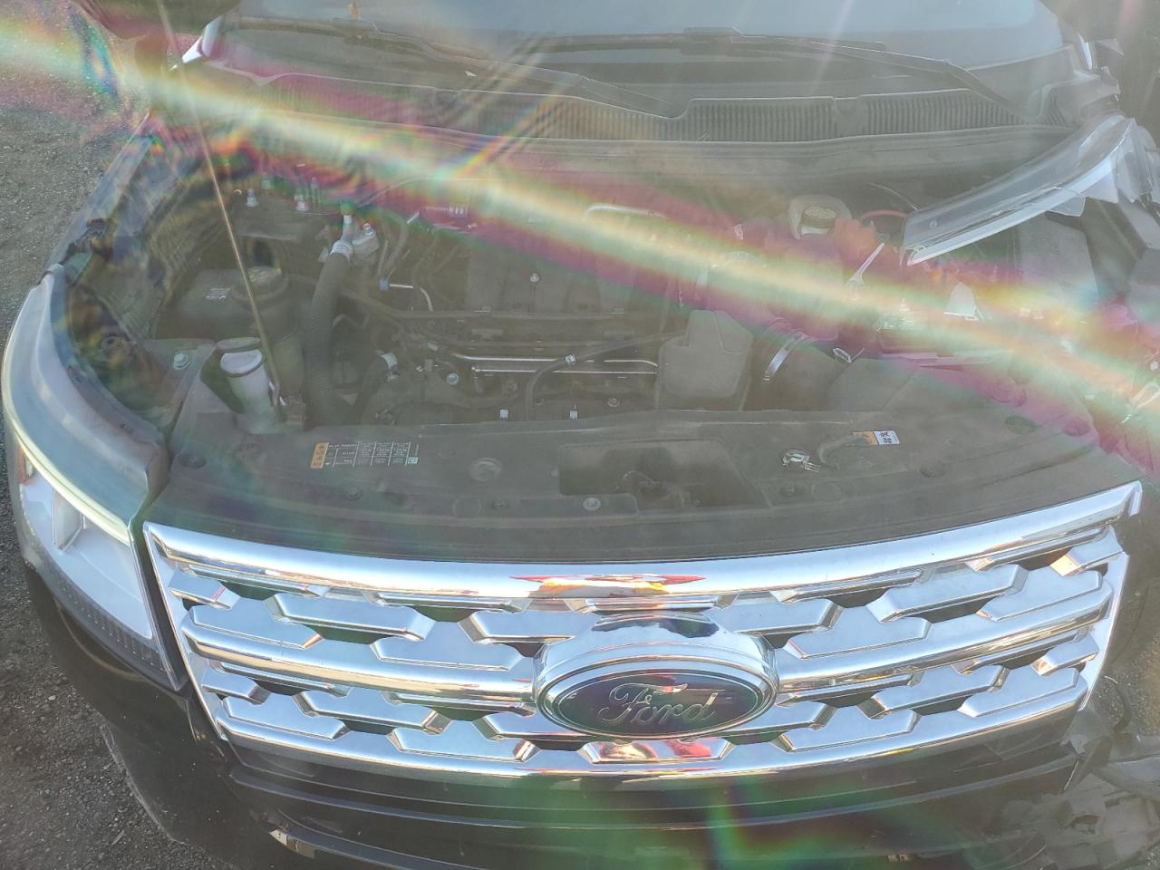 Ford Explorer Limited Image 4