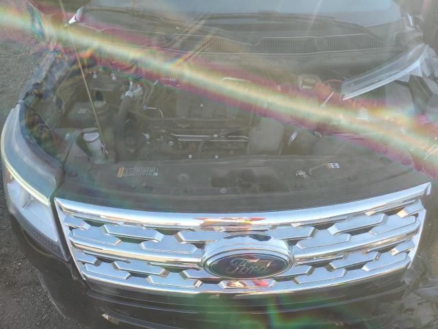 Ford Explorer Limited Image 4