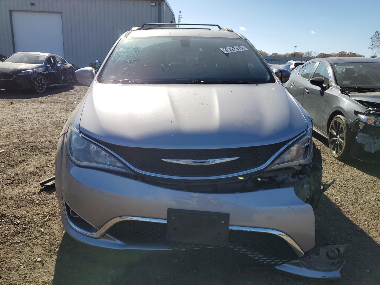 Chrysler Pacifica Touring L Image 3