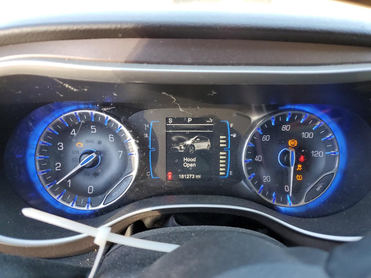 Chrysler Pacifica Touring L Image 6