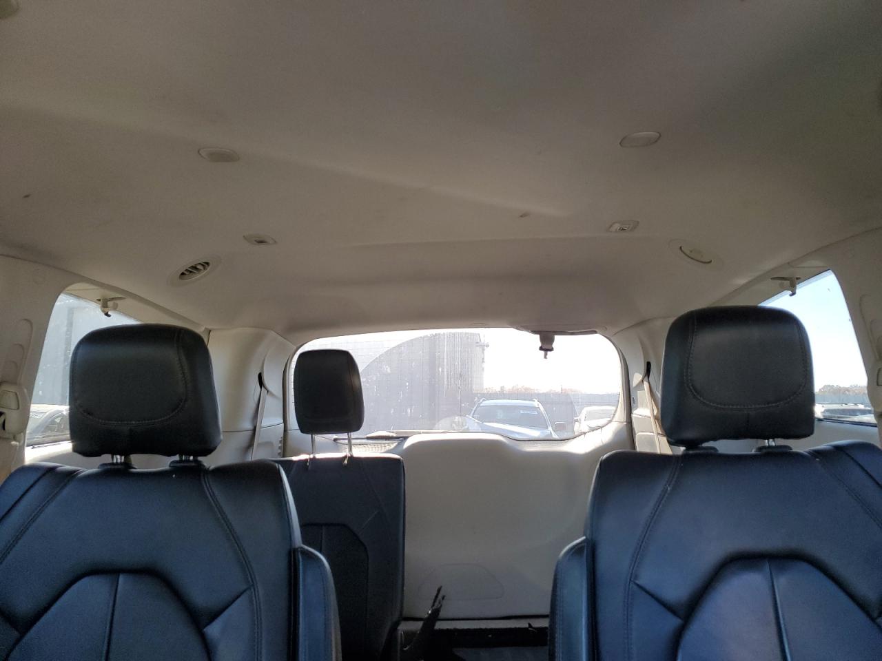 Chrysler Pacifica Touring L Image 11