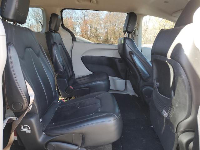 Chrysler Pacifica Touring L Image 12