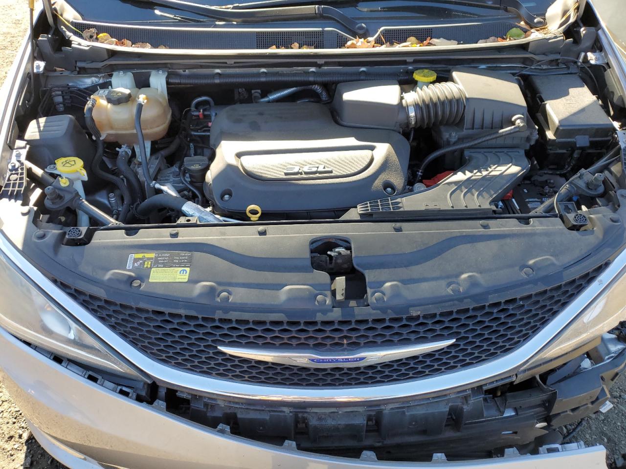 Chrysler Pacifica Touring L Image 13