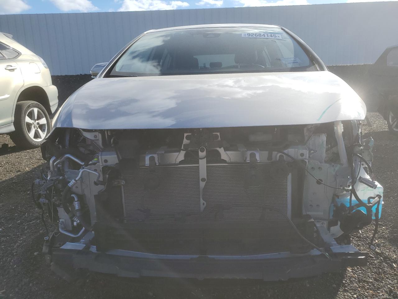 Toyota Prius Le Image 2