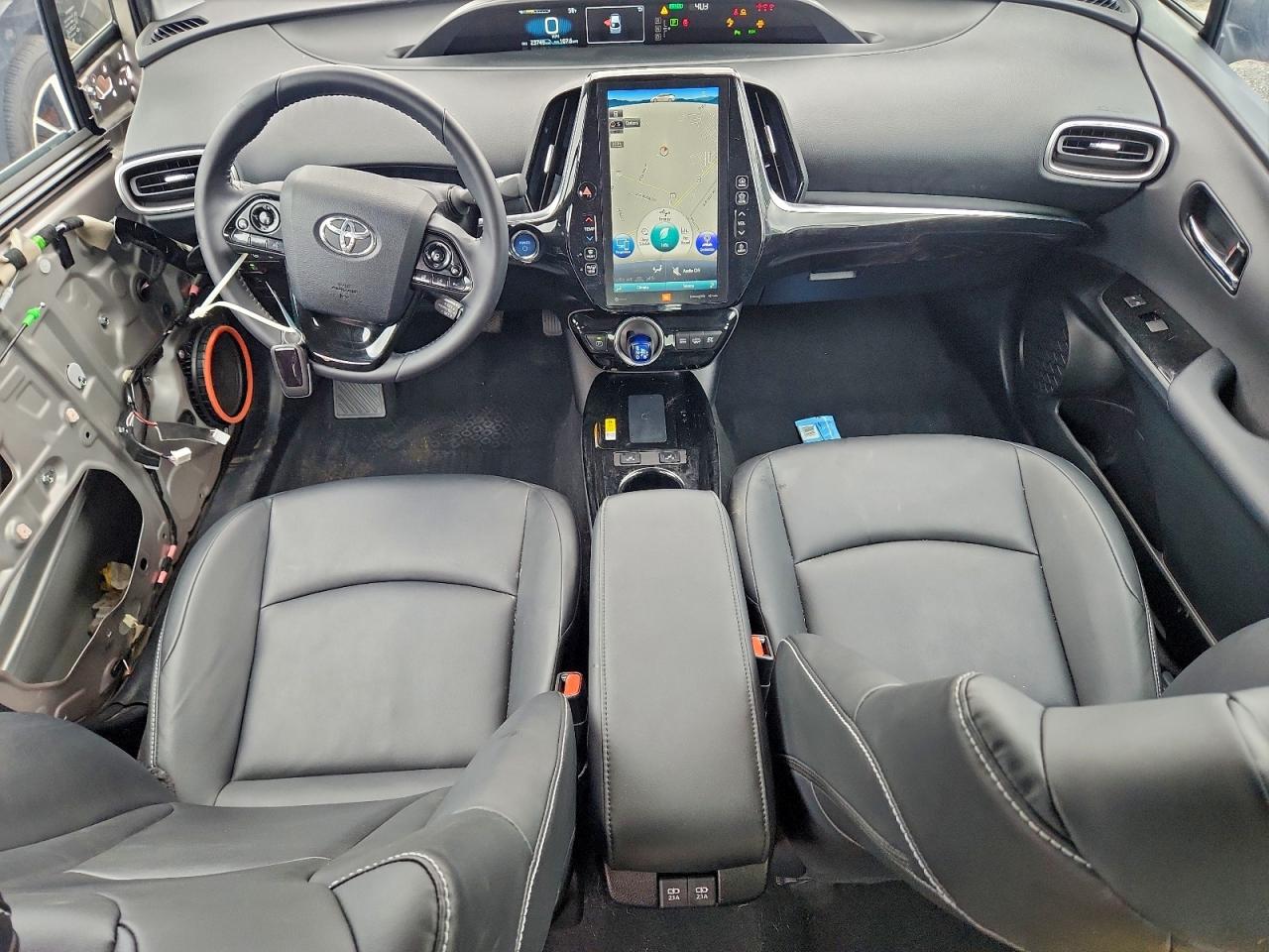 Toyota Prius Le Image 9