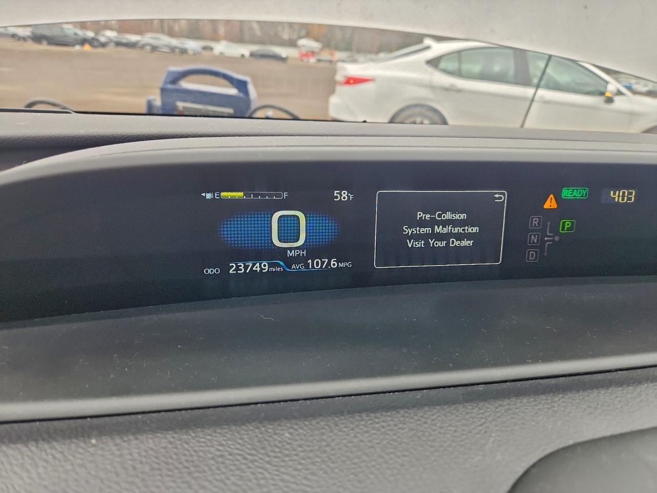 Toyota Prius Le Image 11