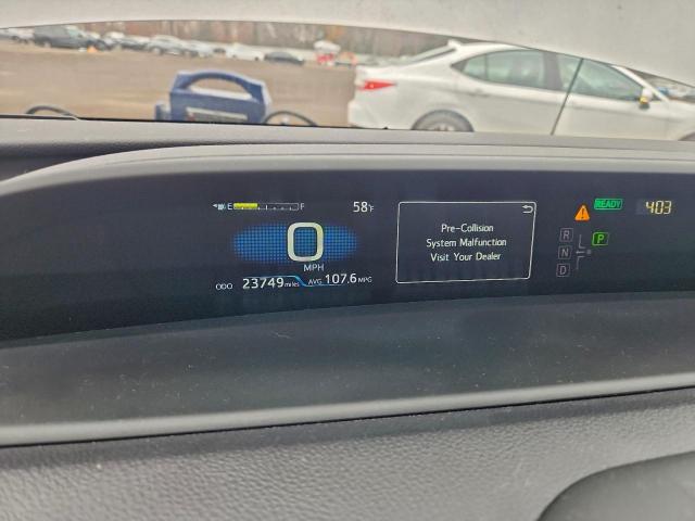 Toyota Prius Le Image 11