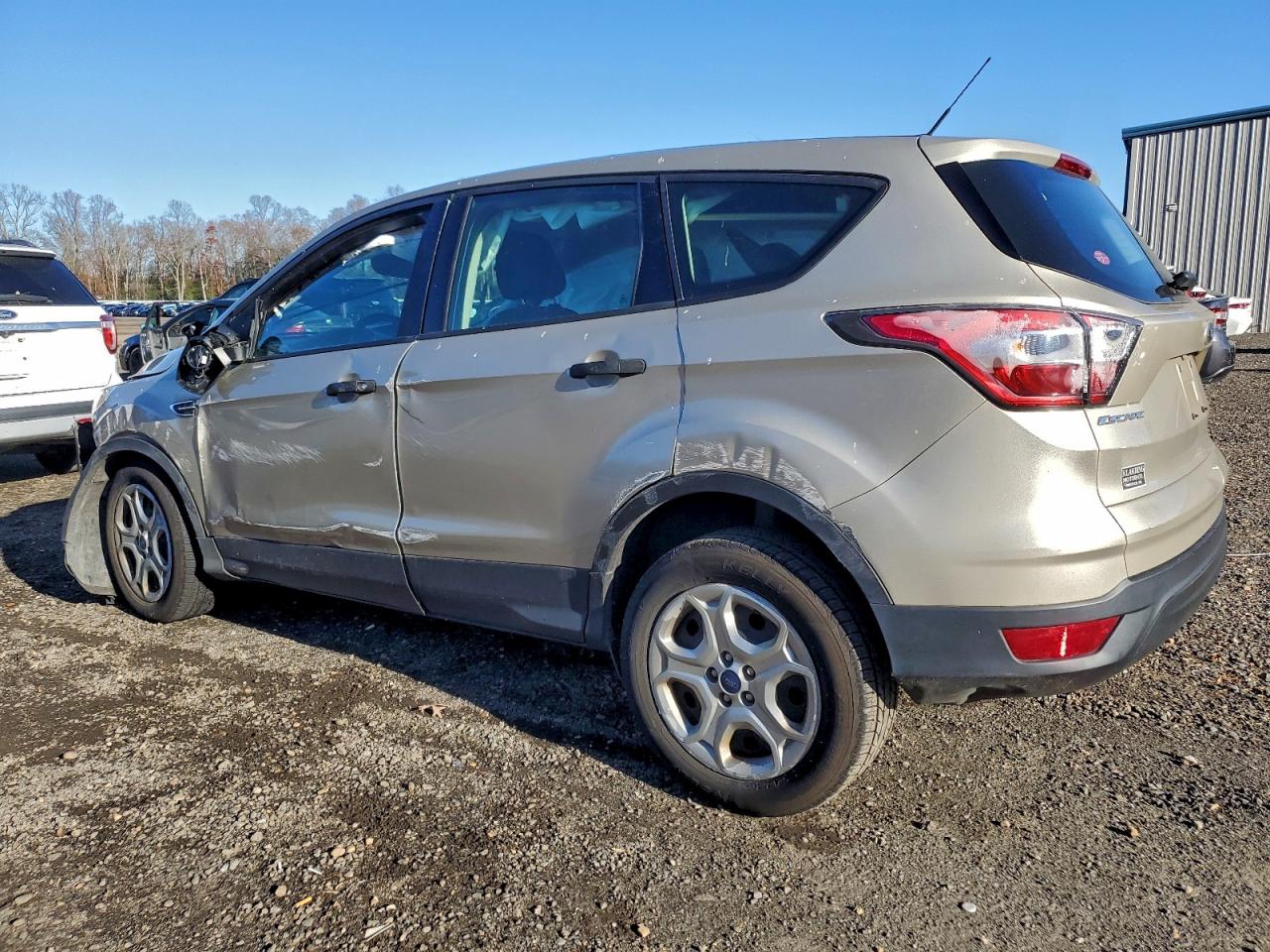 Ford Escape S Image 2