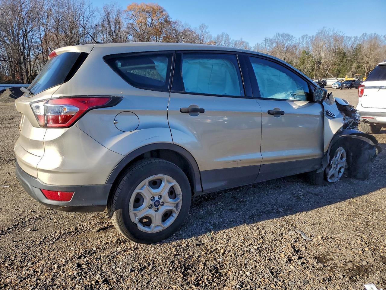 Ford Escape S Image 3