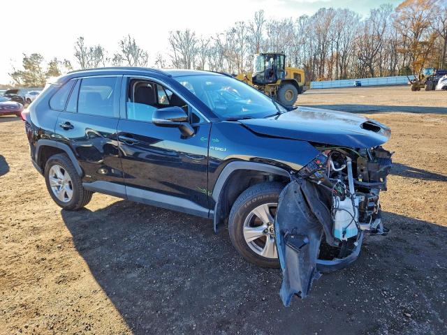 Toyota RAV4 Le Image 2