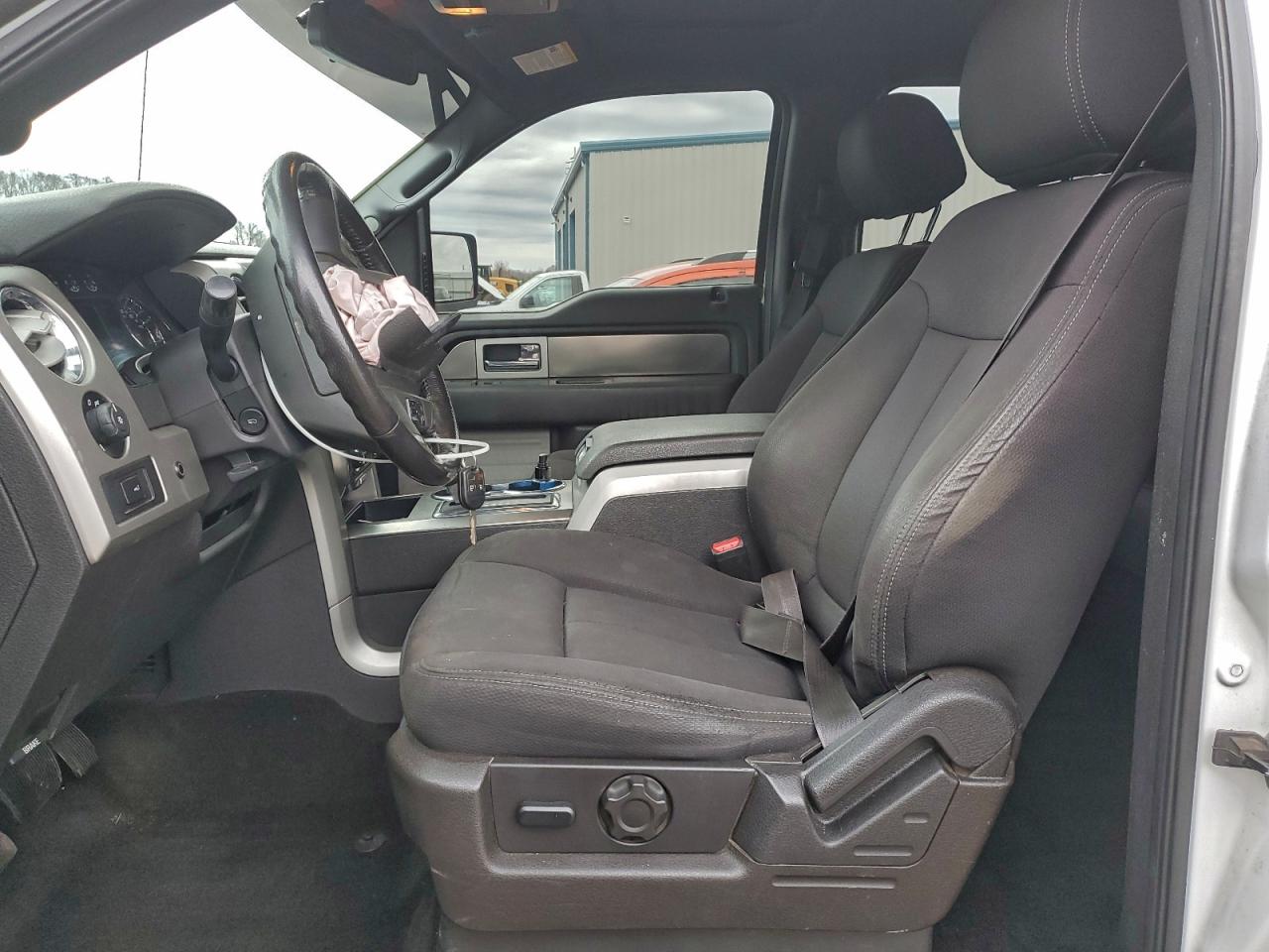 Ford F-150 Supercrew Image 4