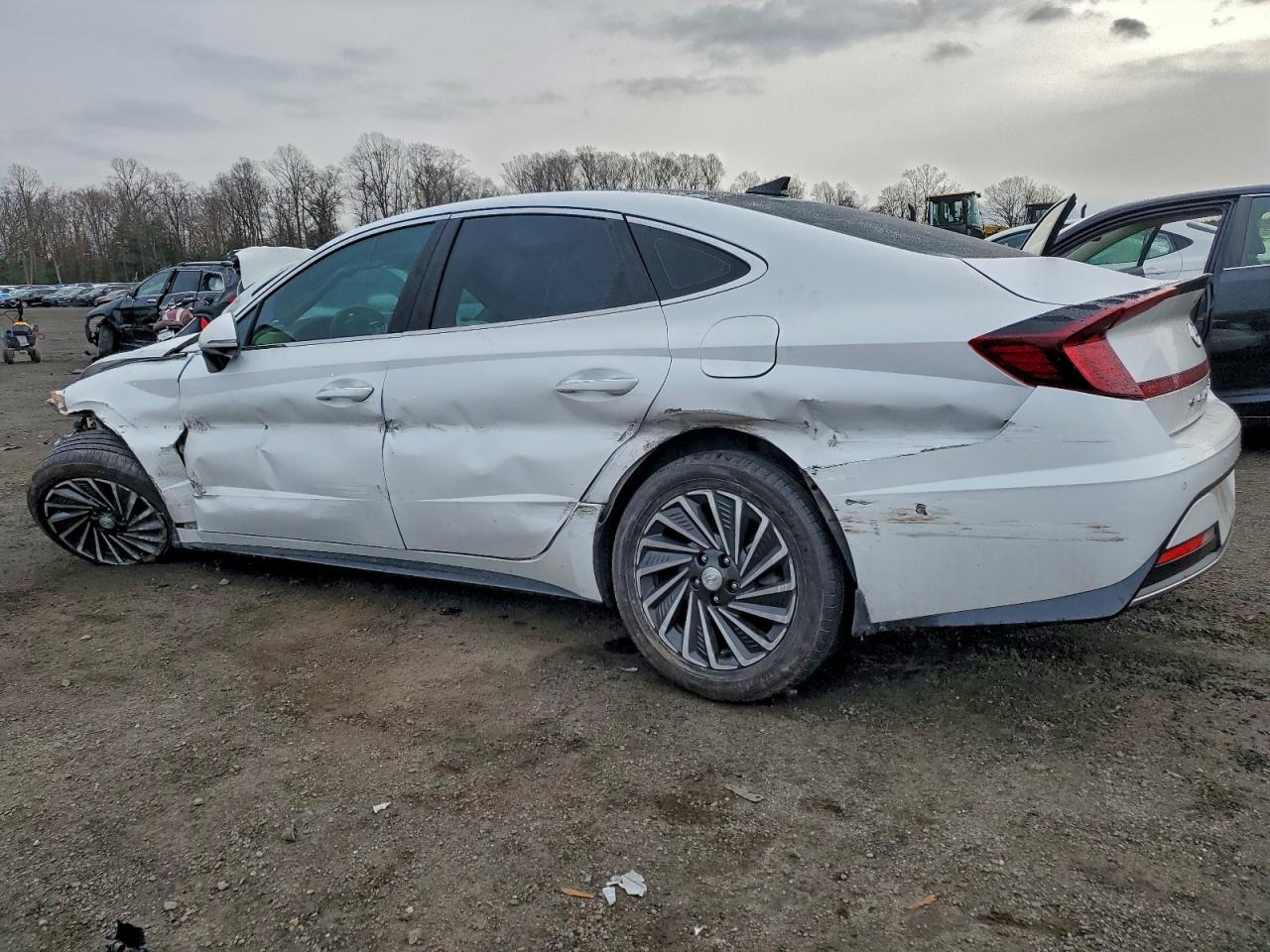 Hyundai SONATA Hybrid Image 7