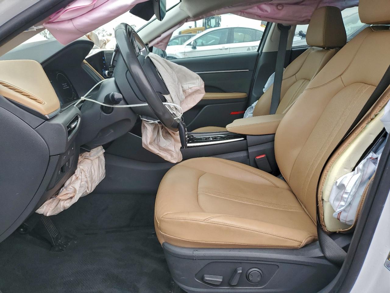 Hyundai SONATA Hybrid Image 9