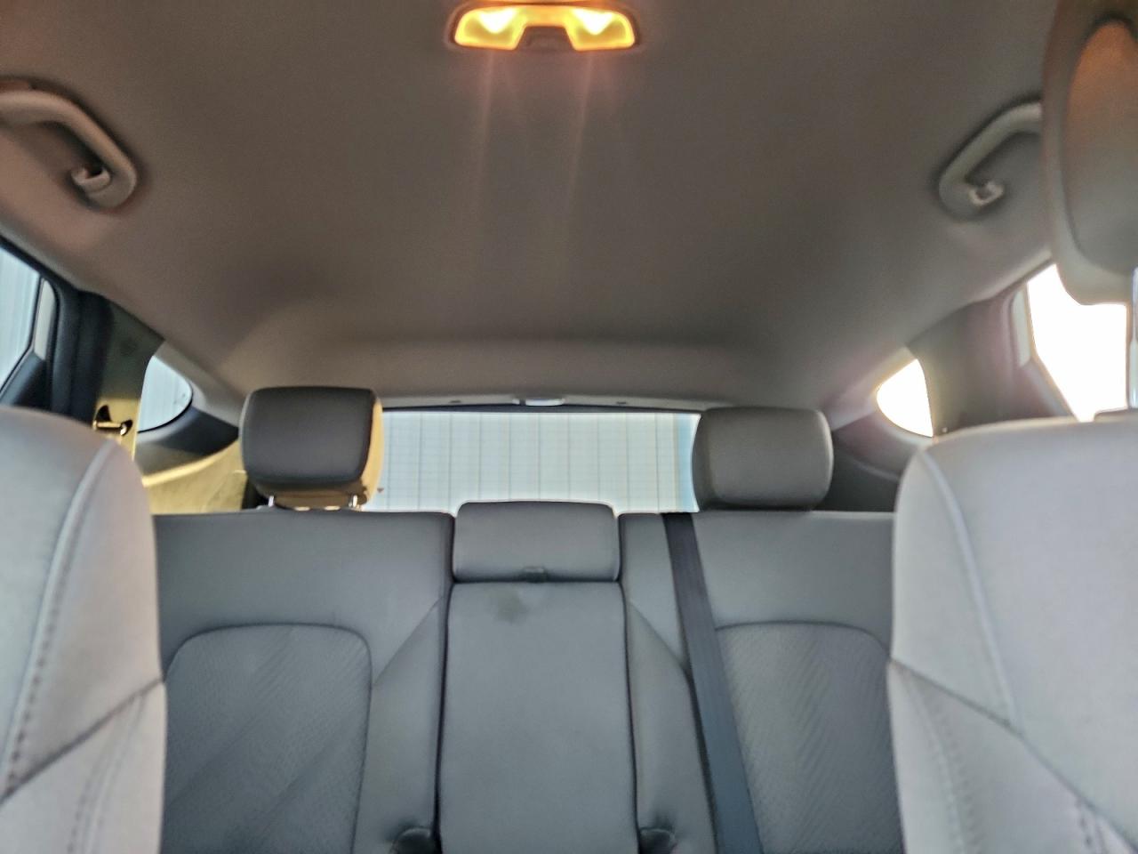 Hyundai SANTA FE Image 11