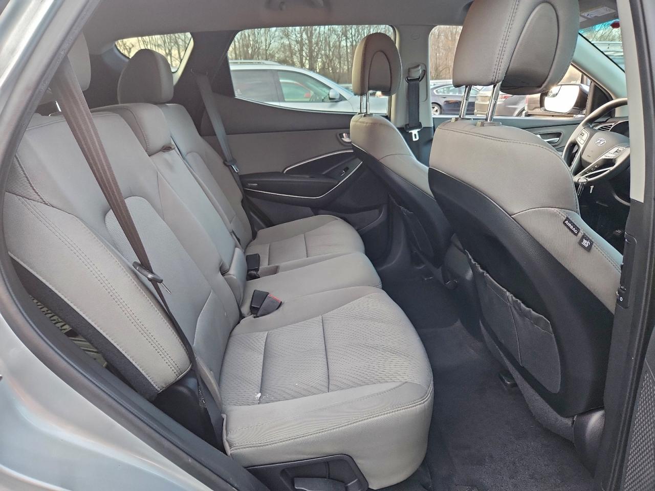 Hyundai SANTA FE Image 2