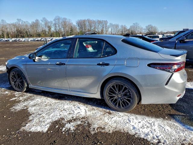 Toyota Camry Se Image 6