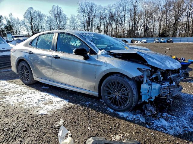 Toyota Camry Se Image 12