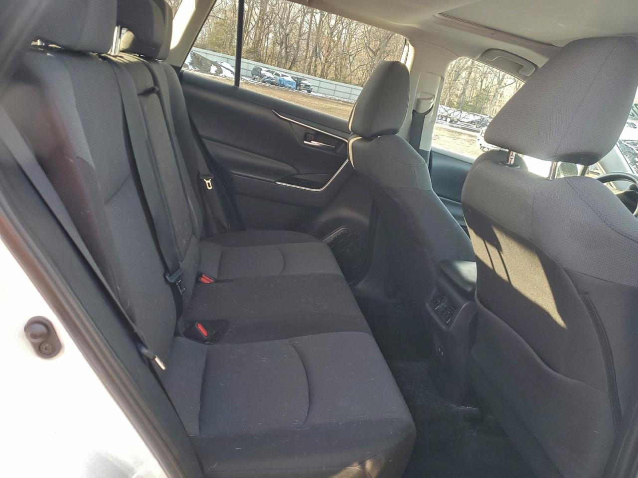 Toyota RAV4 Xle Image 7