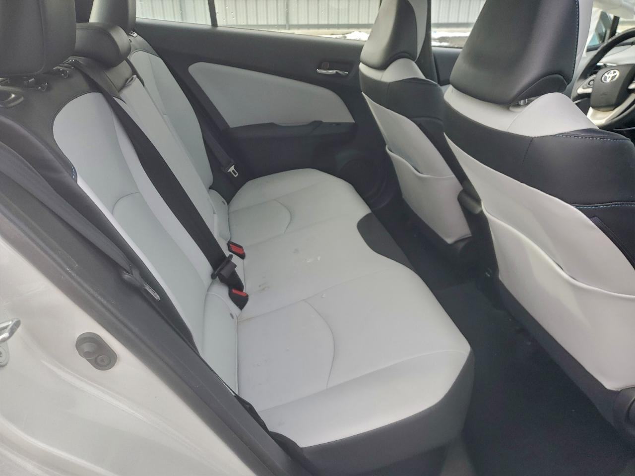 Toyota Prius Image 6