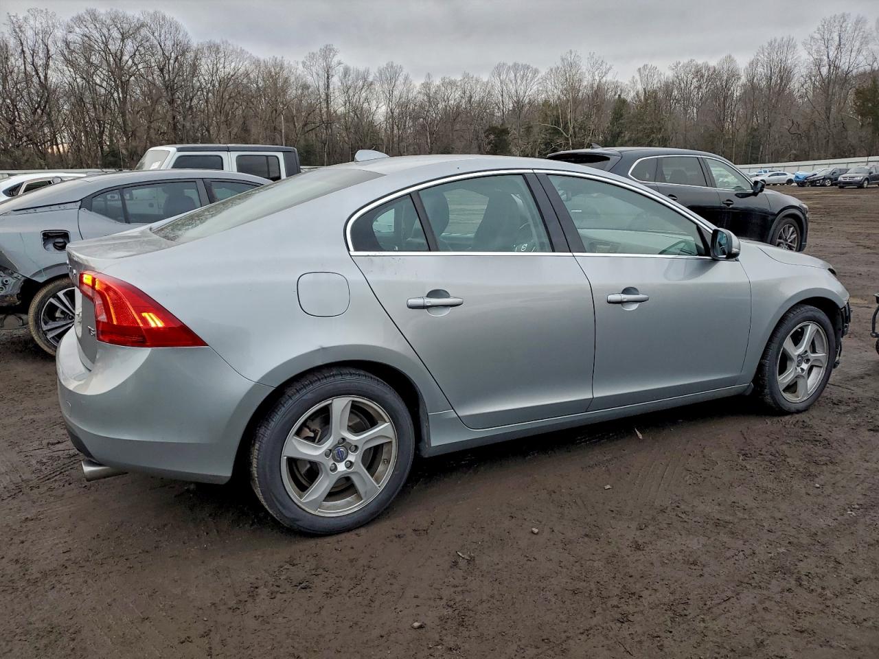 Volvo S60 T5 Image 10