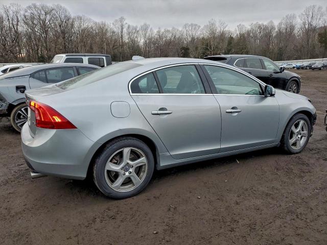 Volvo S60 T5 Image 10