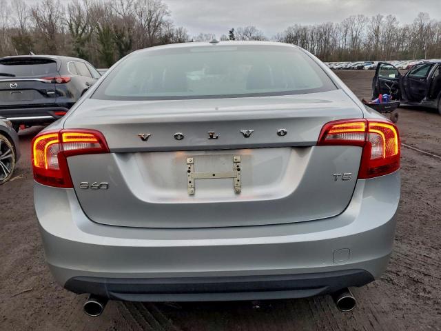 Volvo S60 T5 Image 5