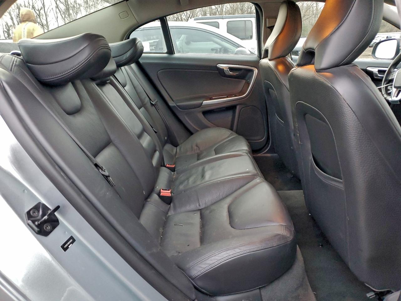 Volvo S60 T5 Image 9