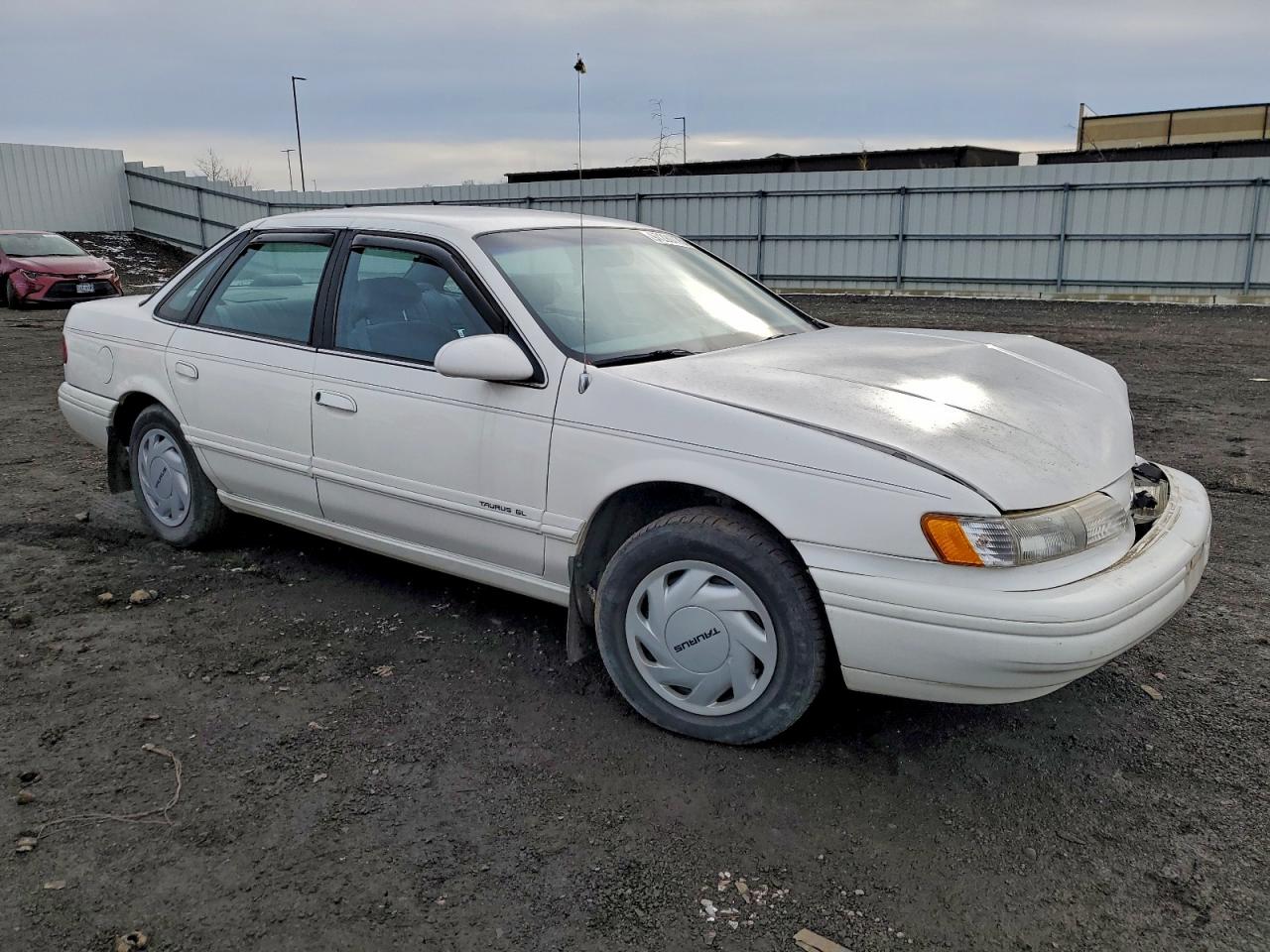Ford Taurus Gl Image 10