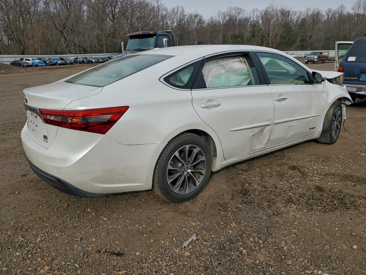 Toyota Avalon Hybrid Image 8