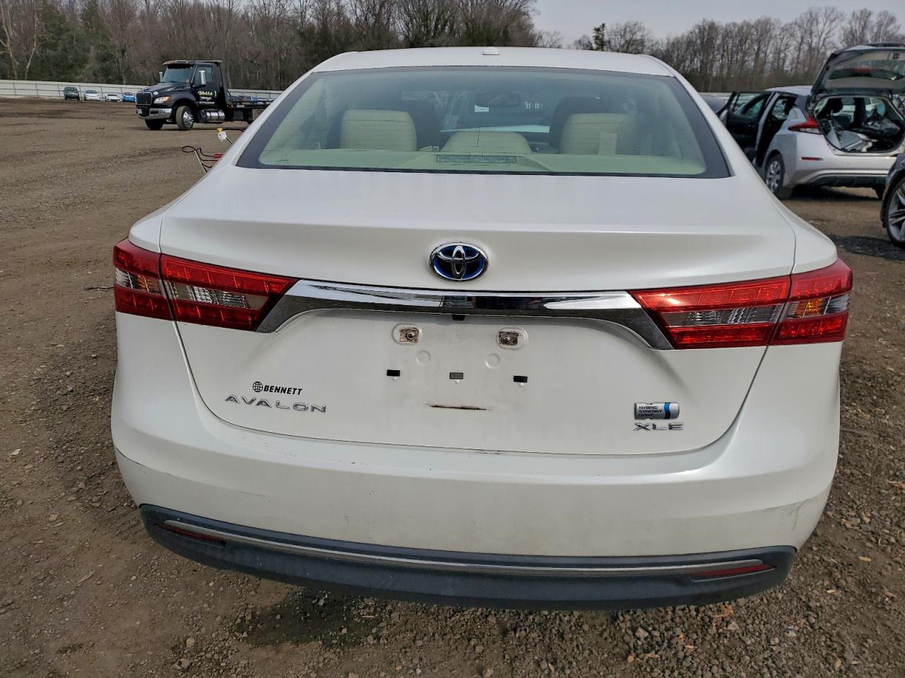 Toyota Avalon Hybrid Image 2